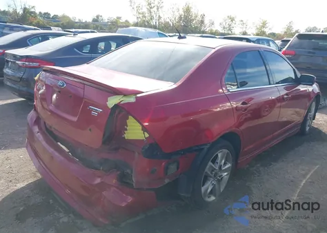 2011 Ford Fusion Sport z USA, uszkodzony, nr VIN 3FAHP0DC3BR143407